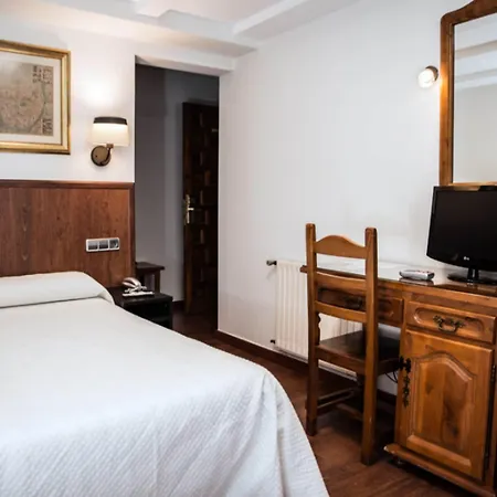 Hotel Santa Isabel 2*