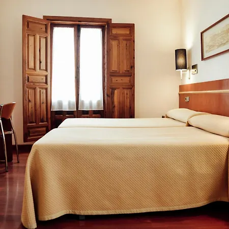 Hotel Santa Isabel 2*