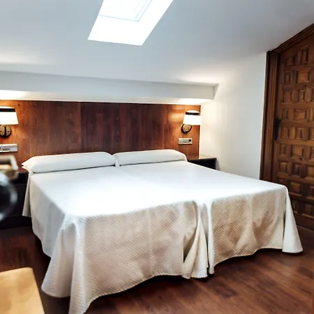 Santa Isabel מלון 2*